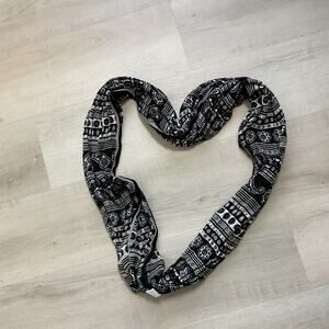 Vera Bradley Womens Black And White Floral Infinity Classic Scarf  31 X 25